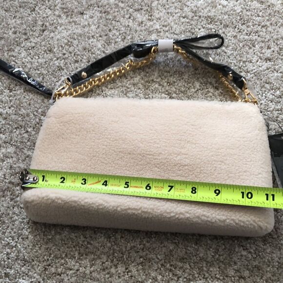 Forever21 hand/shoulder Sherpa bag - Picture 6 of 6